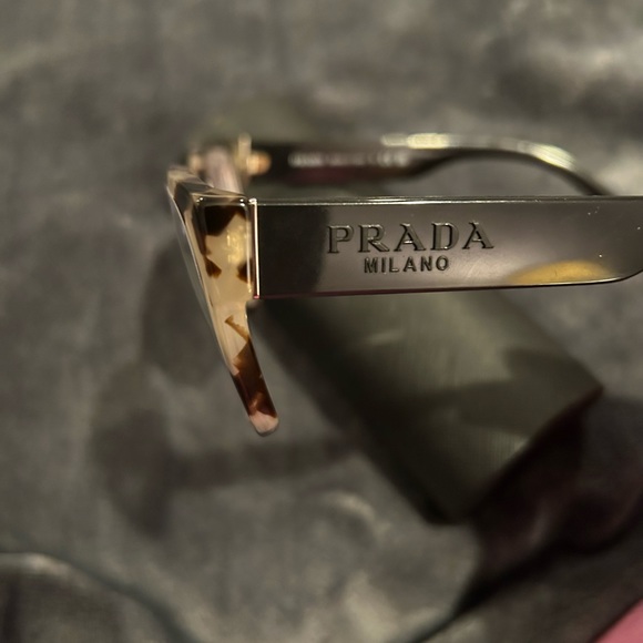 Women’s Authentic Prada Eyeglasses - Picture 4 of 6